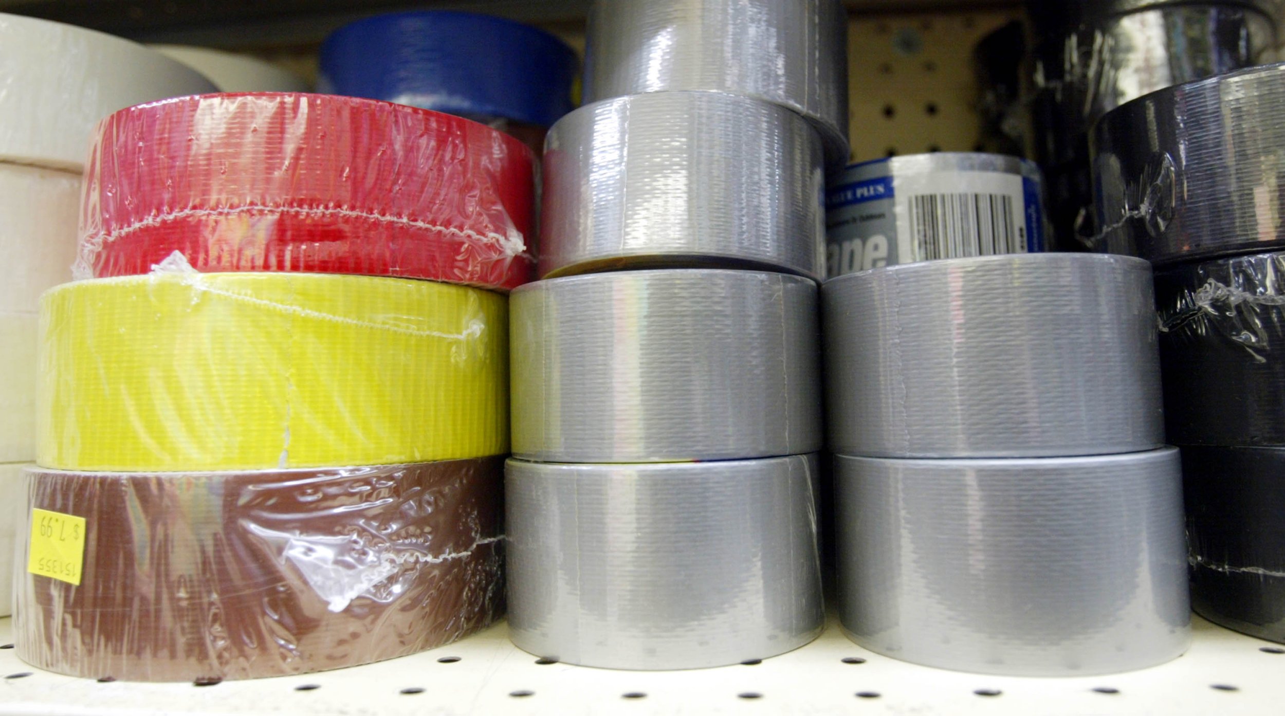 substitute-teacher-in-texas-school-duct-taped-mouths-of-10-students