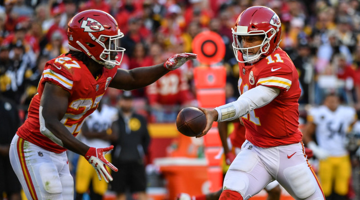 Kareem Hunt Alex Smith