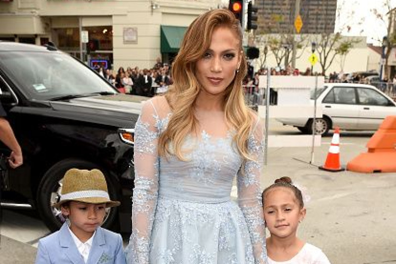 Jennifer Lopez, Max and Emme