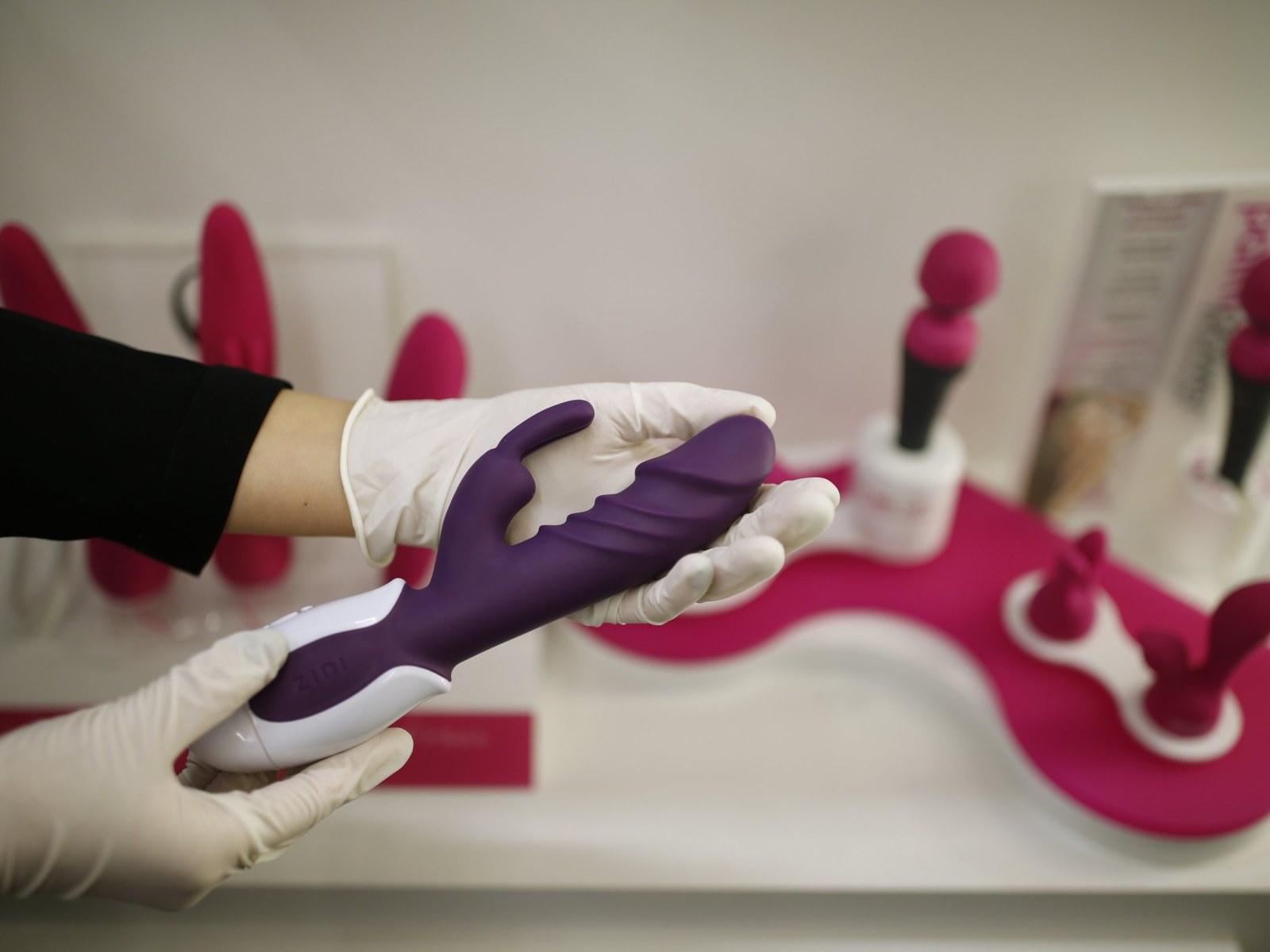 Are Smart Sex Toys Safe? Hacking, Remote Recording Could Endanger Users' Privacy | IBTimes Are Smart Sex Toys Safe? Hacking, Remote Recording Could Endanger Users' Privacy | IBTimes