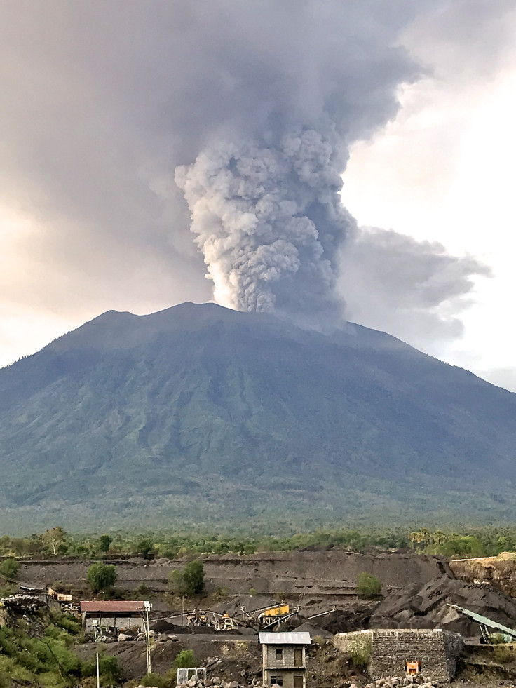 Mount_Agung_November_2017_eruption