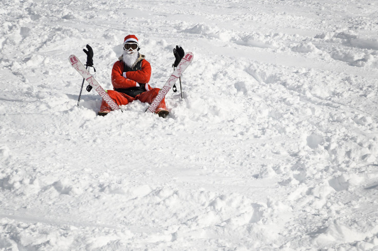 WATCH: Daredevil Santa Crashes Into Tree While Skydiving, Breaks Leg