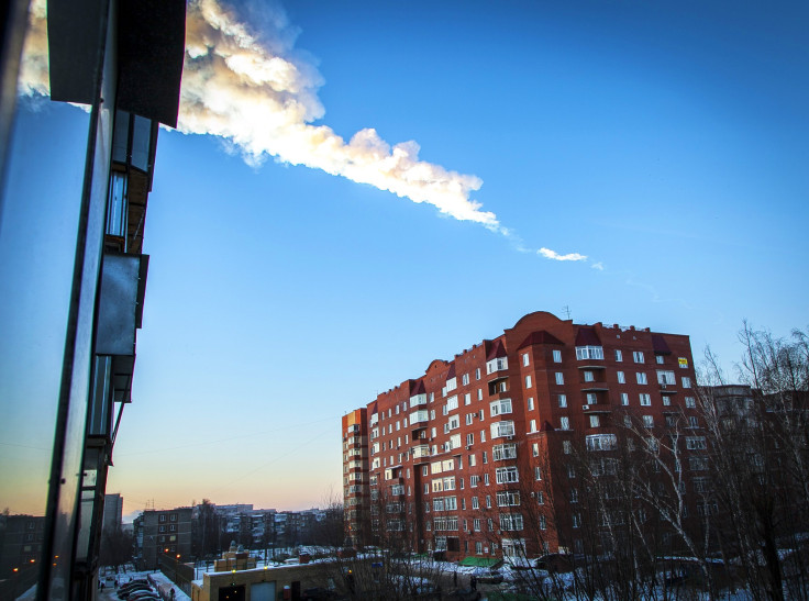 chelyabinsk-meteor-trail