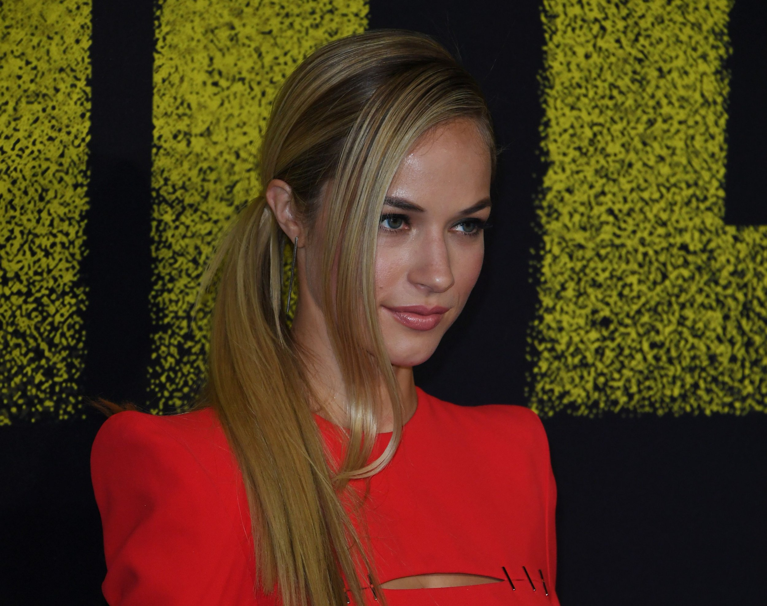 Why ‘pitch Perfect 3 Star Alexis Knapp Wasn T Always Confident Playing Stacie Ibtimes