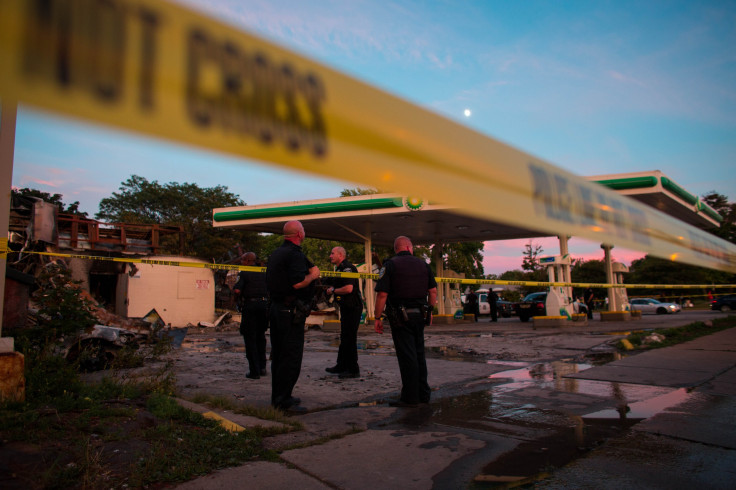 Man With A Machete Attacks People In Canoga Park, Nine Including Suspect Injured 