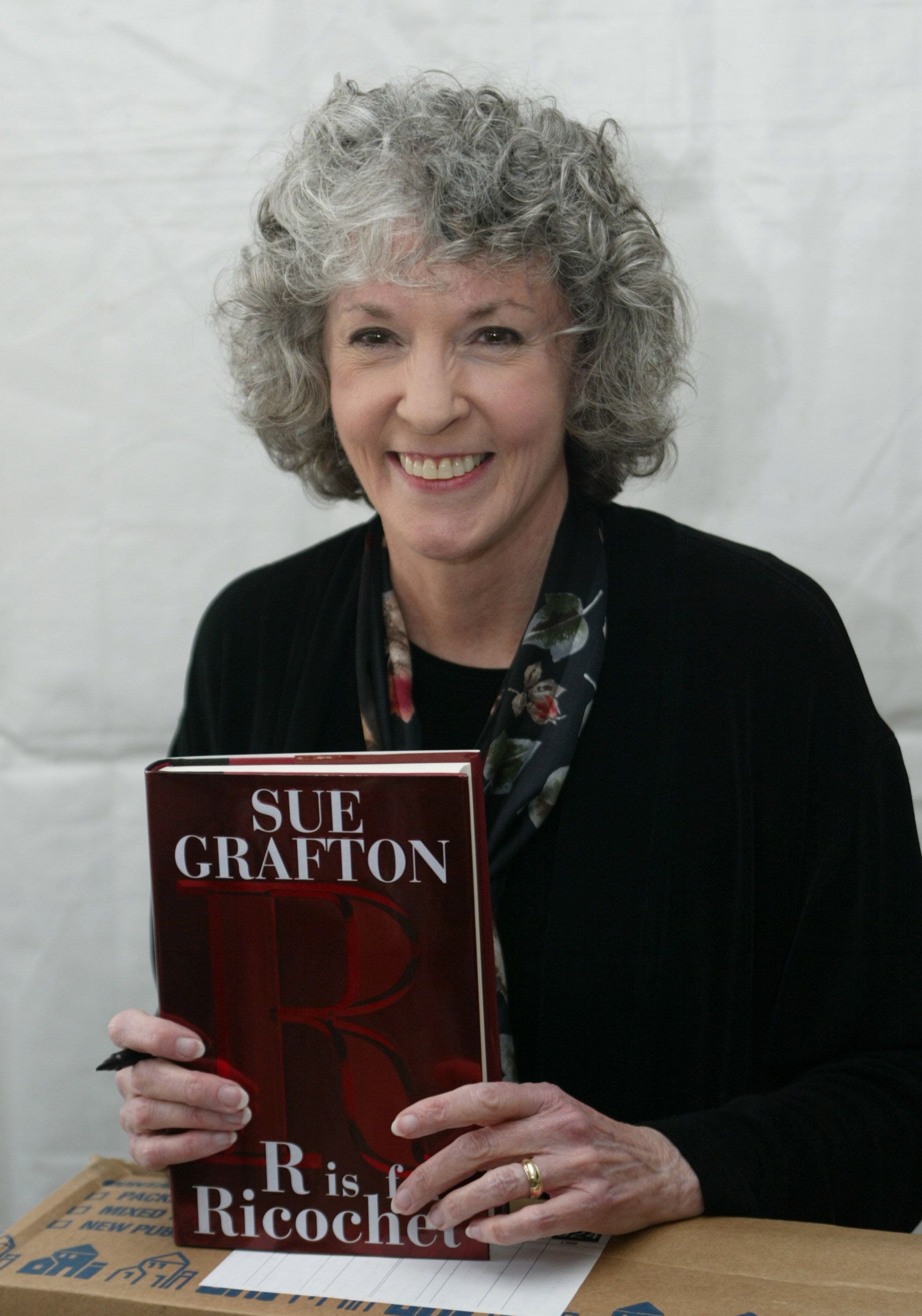 Sue Grafton Net Worth Mystery Author Dies At 77 IBTimes