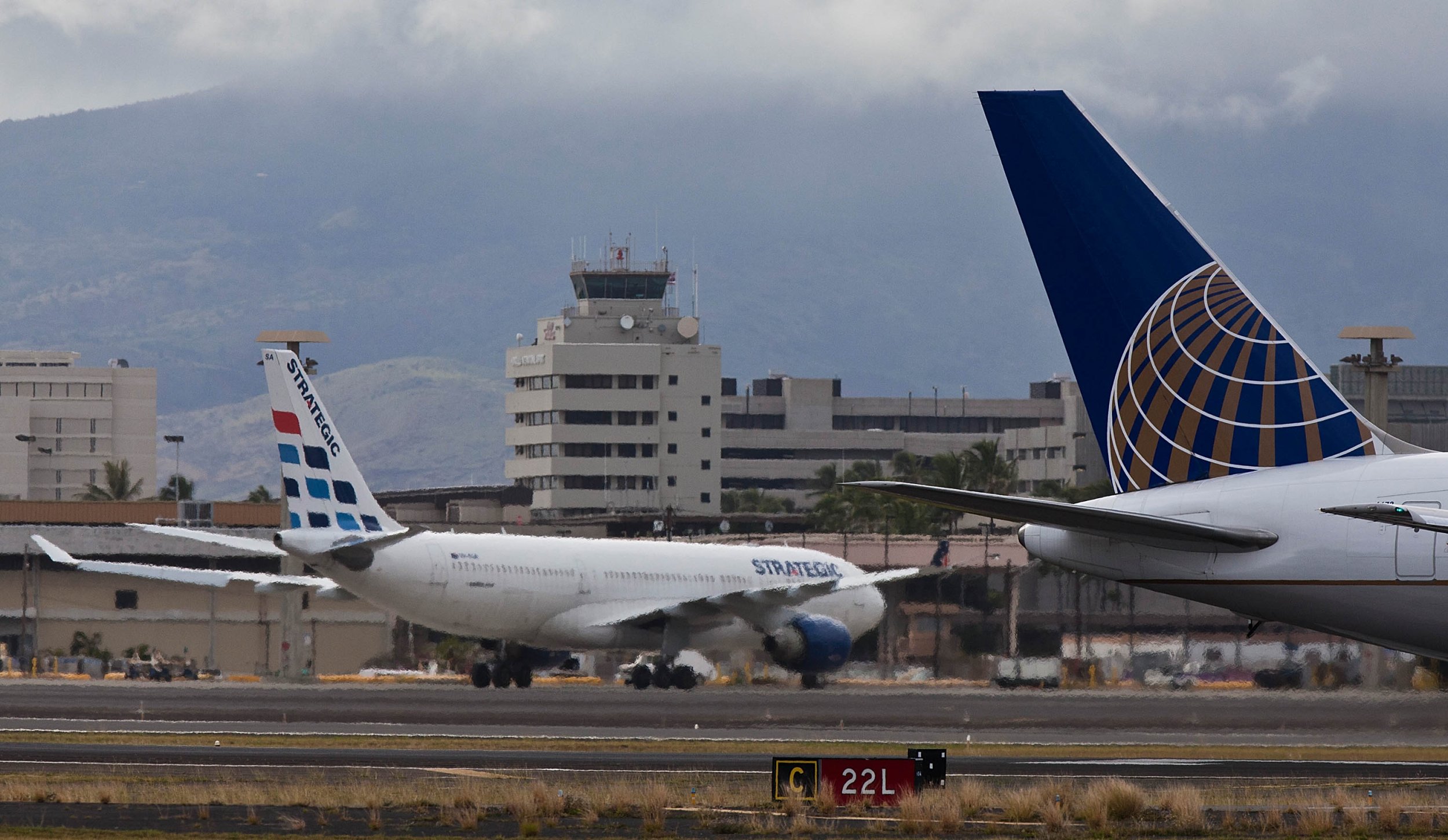 Dead Body Found On Hawaii Airport, Runway Closed Pending Investigation ...