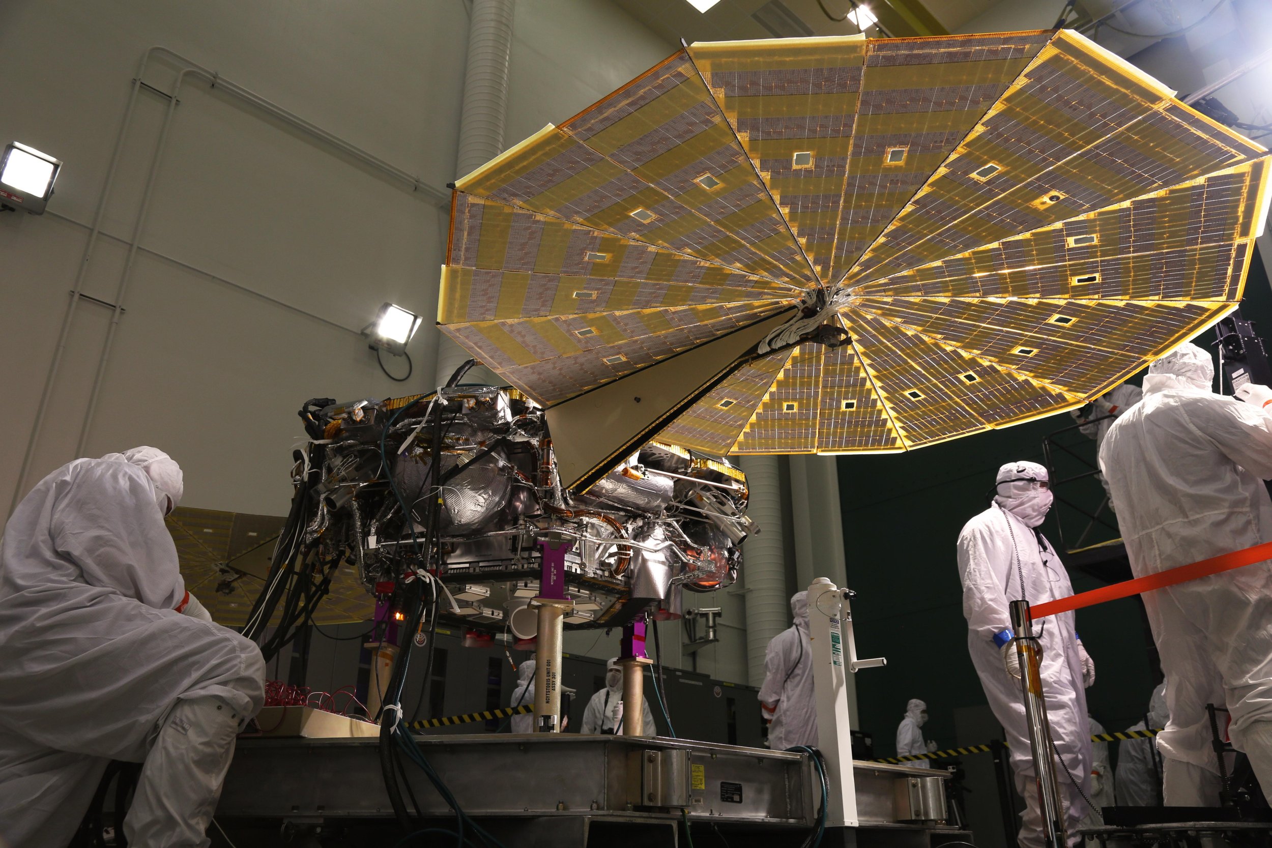 Nasas Insight Mars Lander Passes Solar Panel Array Unfurling Test Ibtimes