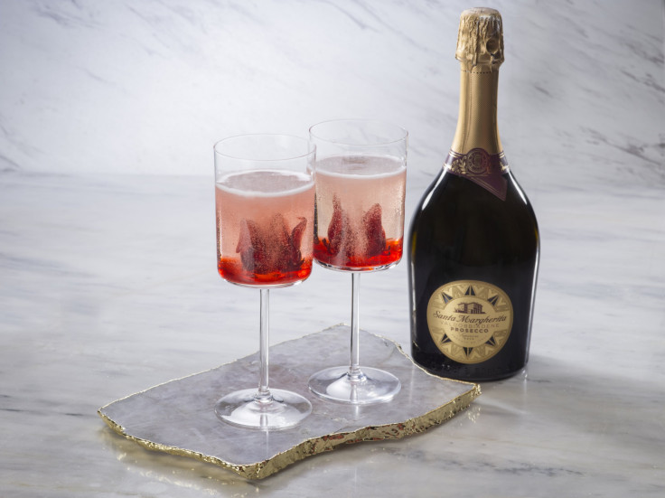 Sparkling Hibiscus Cocktail 