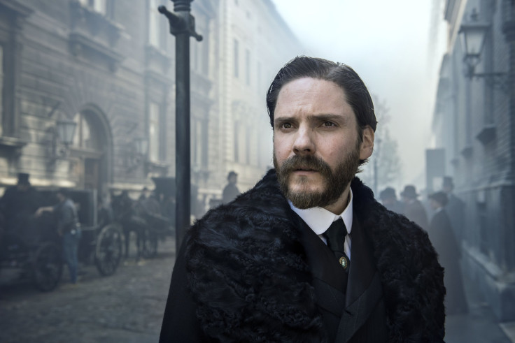 Daniel Brühl as Dr. Laszlo Kreizler 