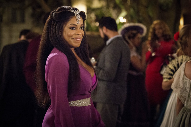 Niecy Nash as Desna