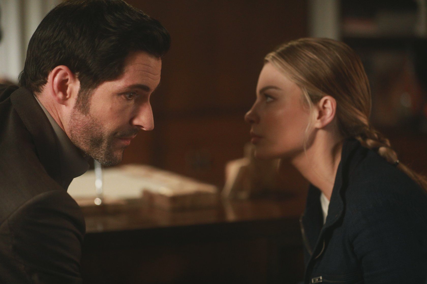 Lucifer Season 3 Spoilers Who Is Chloe s New Boyfriend In