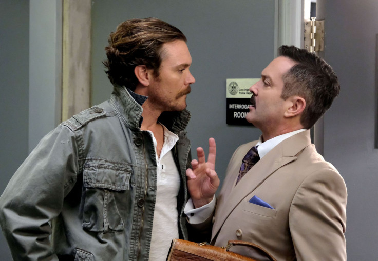 Clayne Crawford as Riggs, Thomas Lennon as Leo