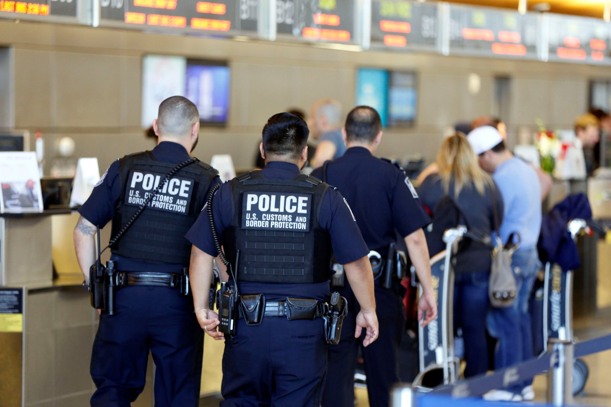 Well-Known Chilean Dancer Claims She Was Assaulted By CBP Officers | IBTimes