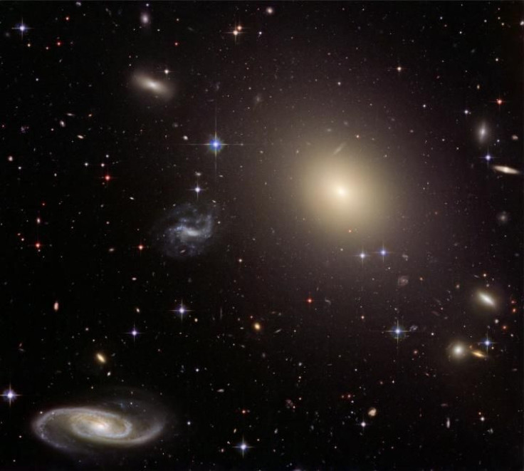 Lensing Galaxy ESO 325-G004