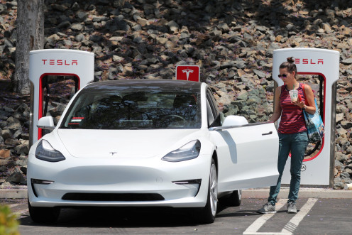 Elon Musk tweets on taking Tesla private