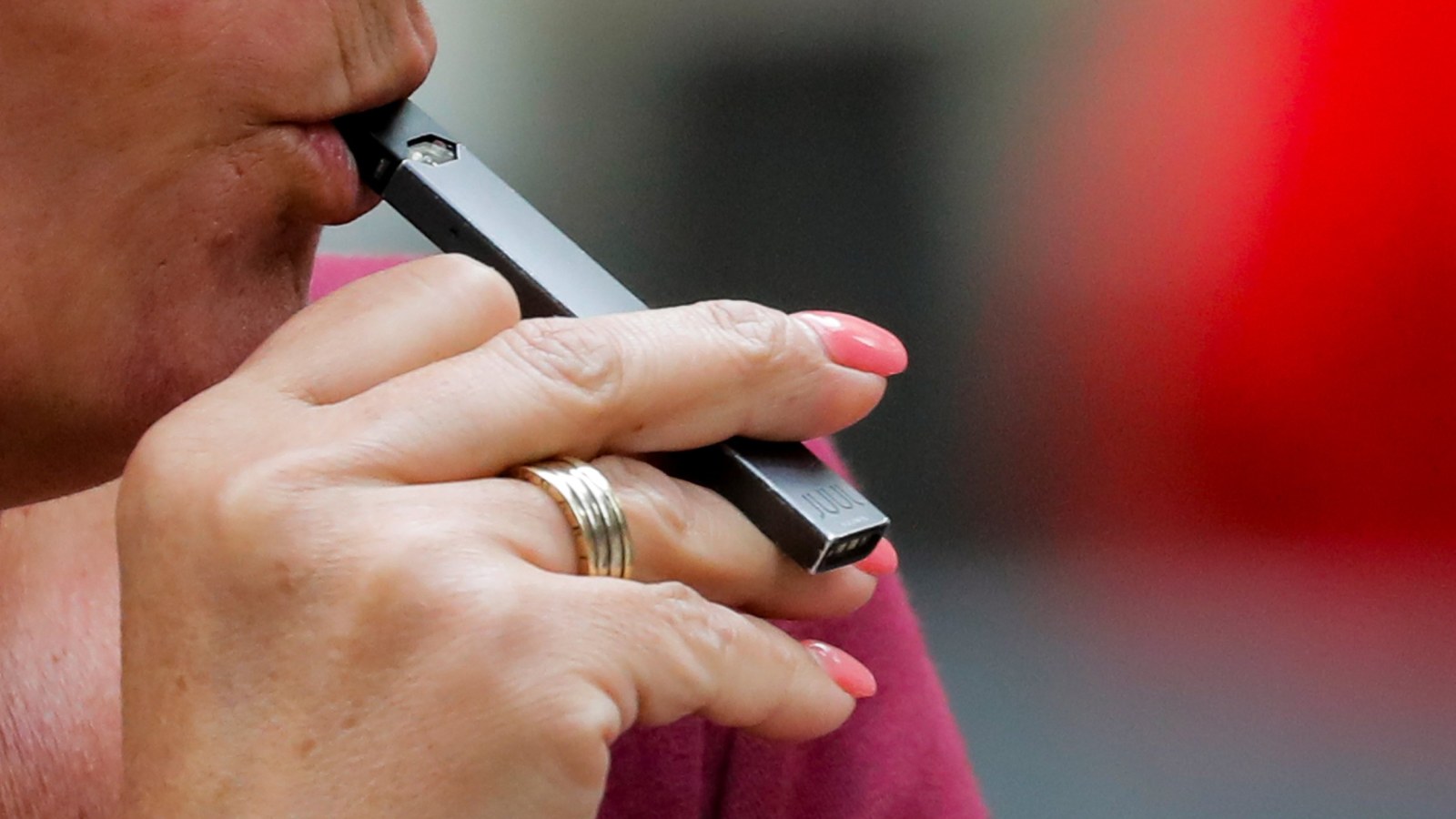 Juul Launches New Bluetooth-connected E-Cigarette That Tracks User's Vaping | IBTimes Juul Launches New Bluetooth-connected E-Cigarette That Tracks User's Vaping | IBTimes