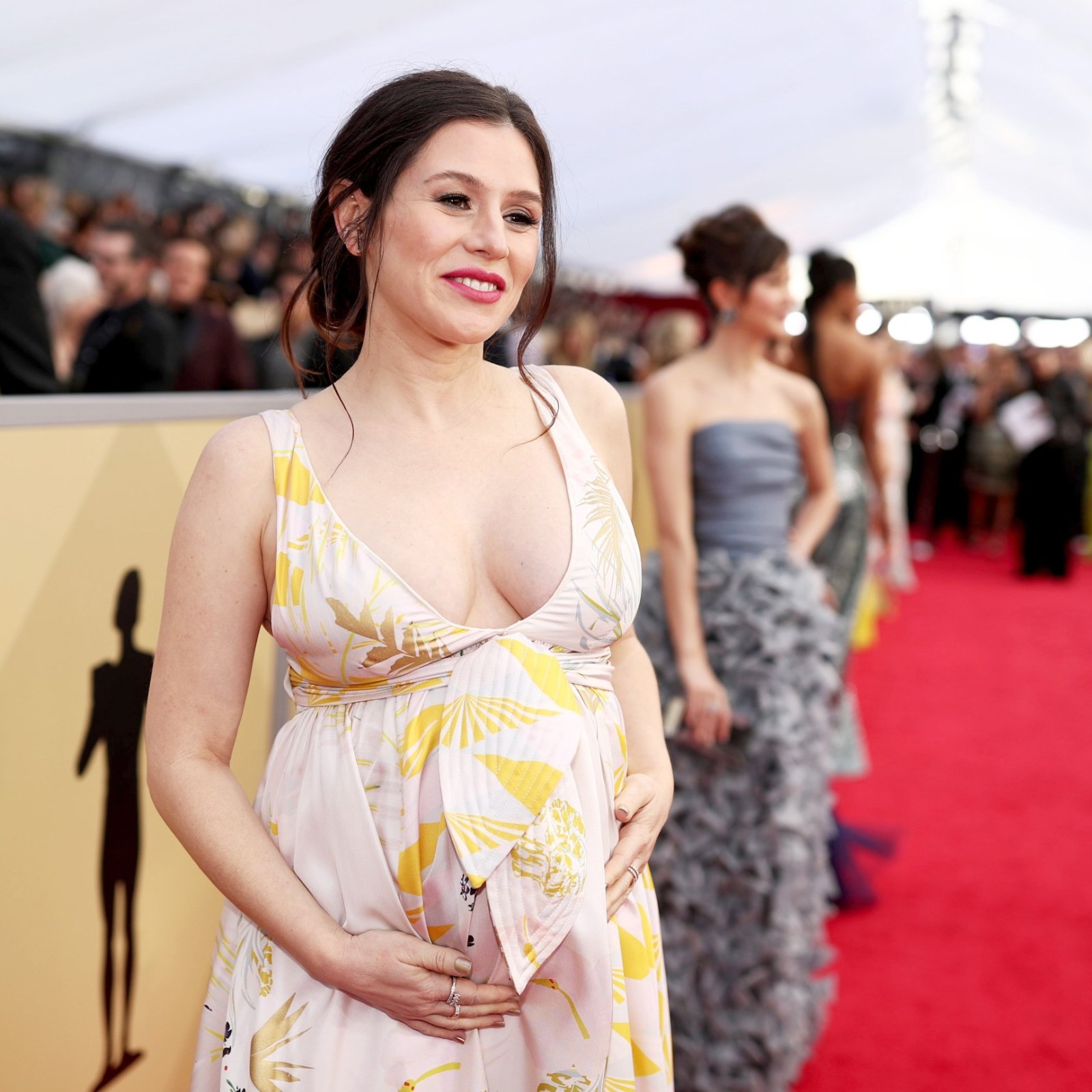 Who Is Yael Stone Australian Actress Accuses Oscar Winner Geoffrey Rush Of Sexual Misconduct Who Is Yael Stone Australian Actress Accuses Oscar Winner Geoffrey Rush Of Sexual Misconduct