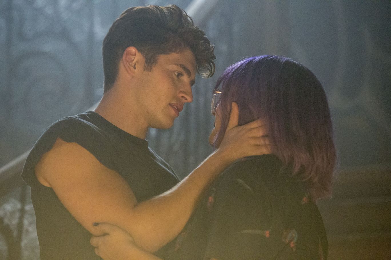 ‘runaways Star Gregg Sulkin Teases Chase And Gerts Season 2 Romance Ibtimes 8463