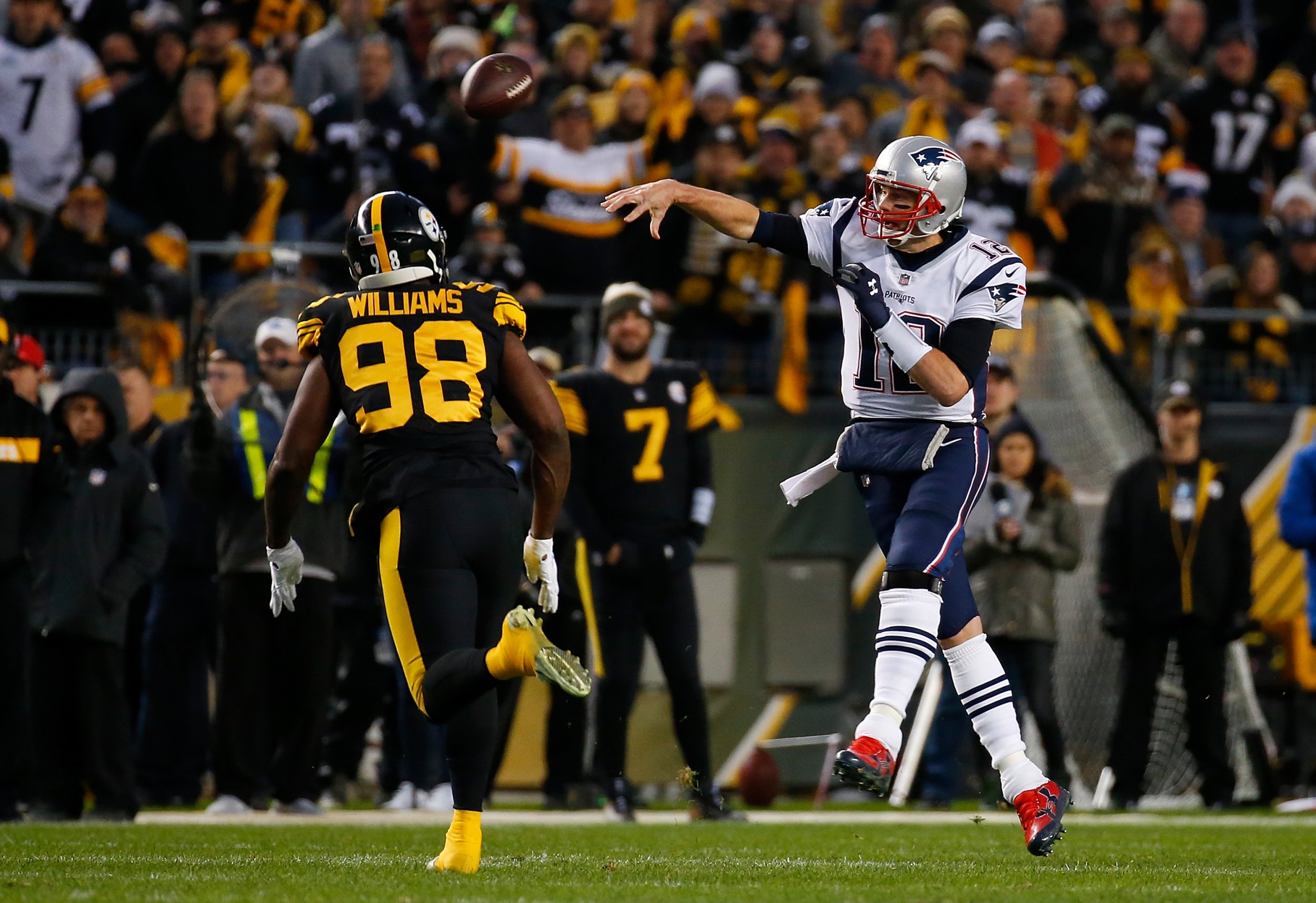 Steelers vs. Patriots 2019: Point spread, total, moneyline and more for  Week 1 SNF - DraftKings Network