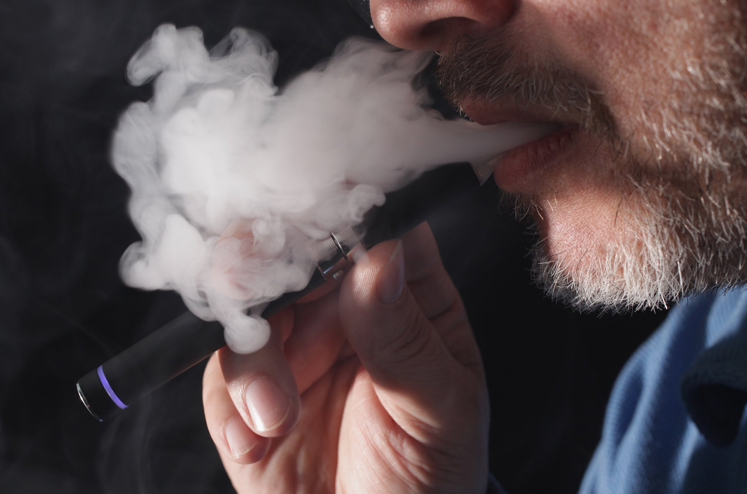 E Cigarette Liquids Aerosols Contain Thousands Of Unknown