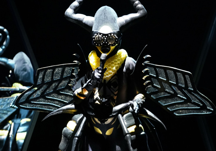 masked bee 102