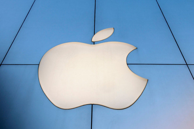 GettyImages-Apple Logo in China
