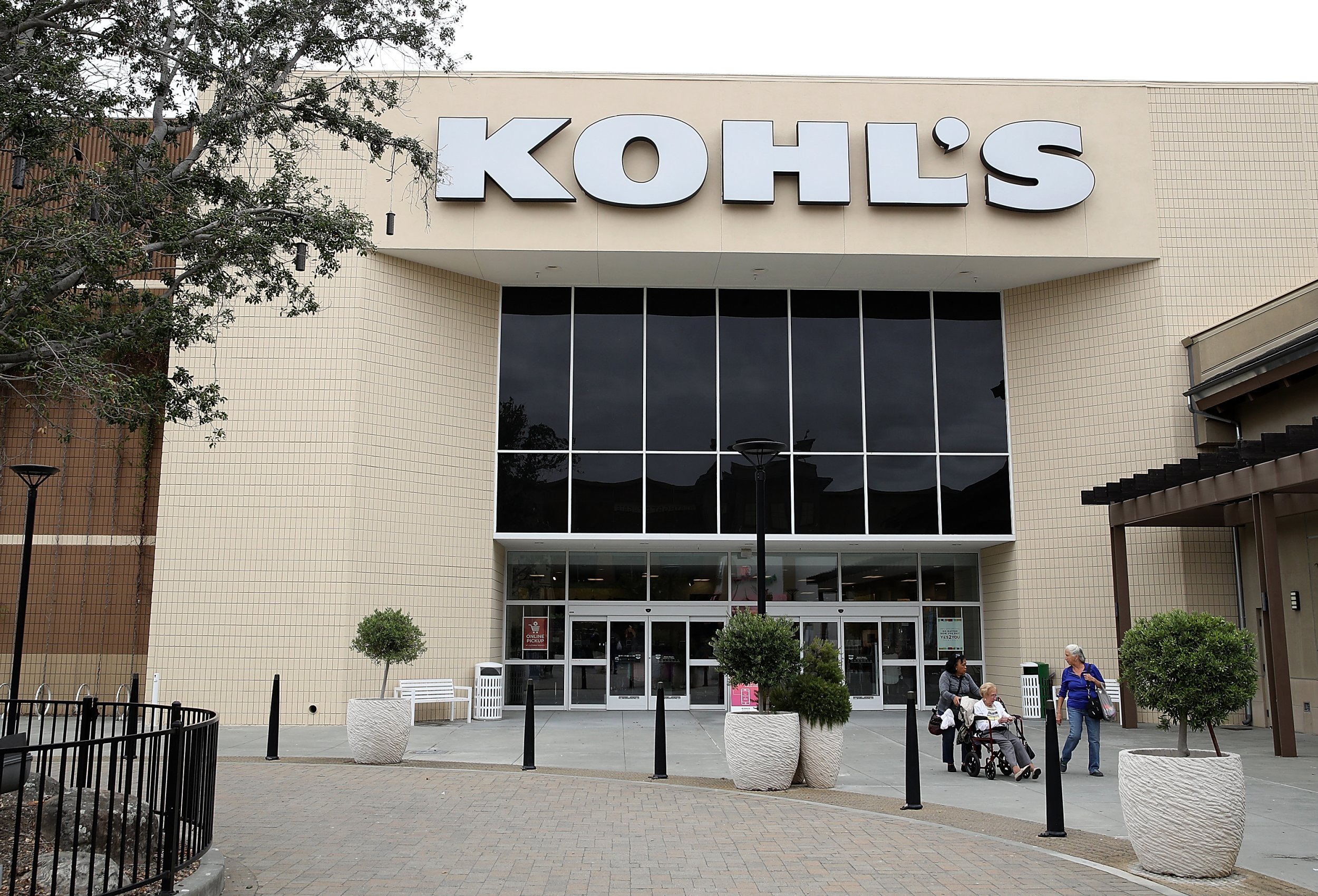 Kohl's, 1401 Town Center Dr, Lakeland, FL, Cosmetics & Fragrance