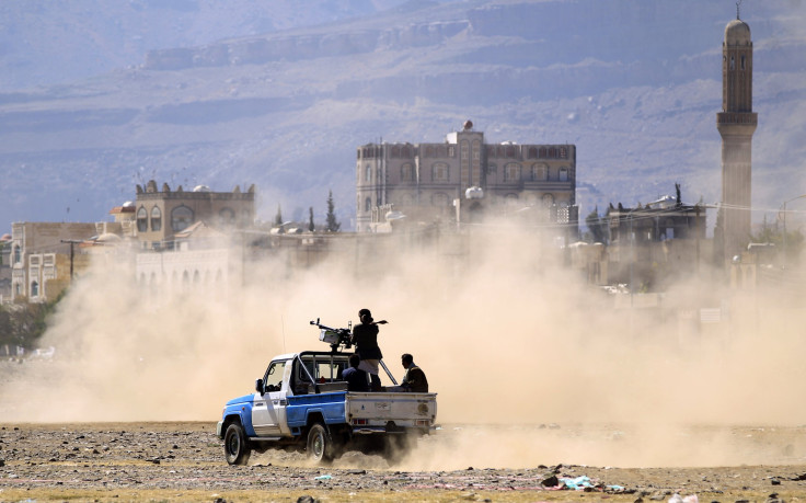 Armed Yemeni men