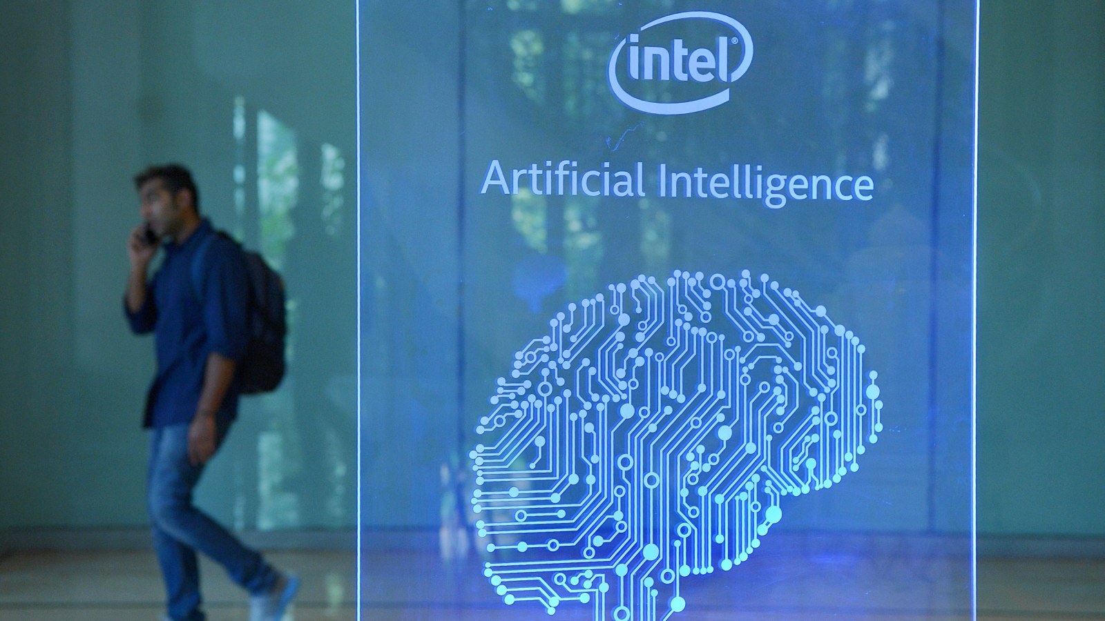 Интел работа. Технологические гиганты. Intel искусственного интеллекта. Интел искусственный интеллект картинка. Диджитал дом.