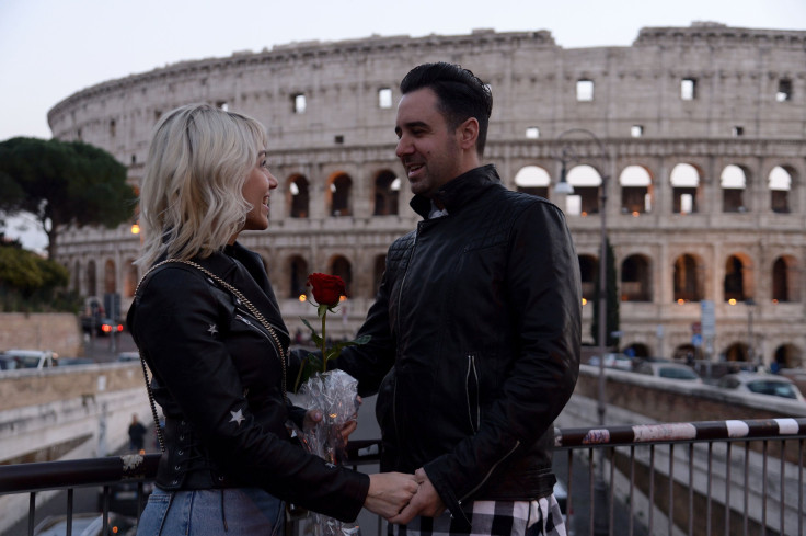 GettyImages-Valentine's Day lovers
