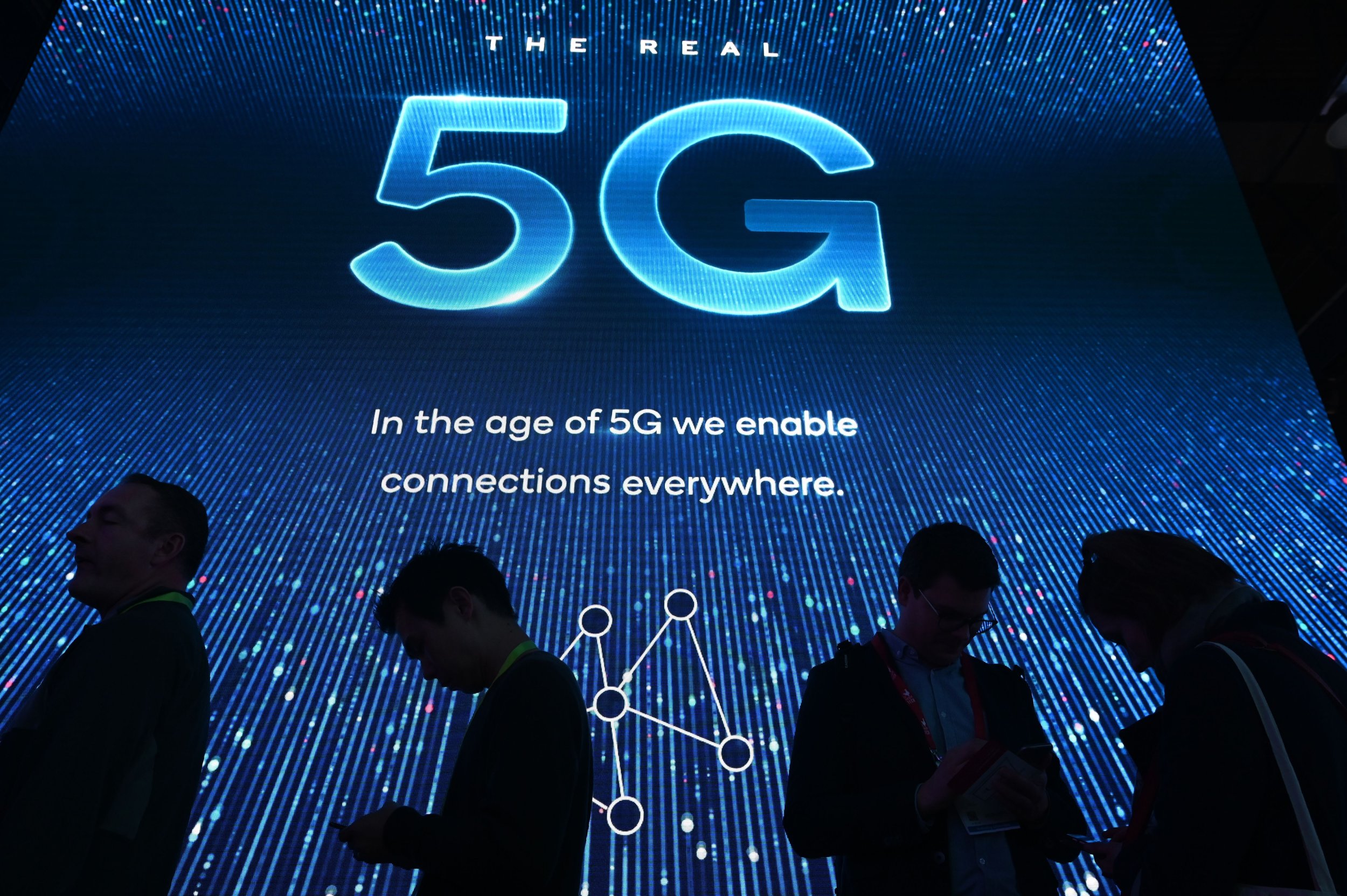 Cn go. 5g в Китае. Опасность 5g 10 фактов о сотовой связи пятого поколения. Ces 5g фото.