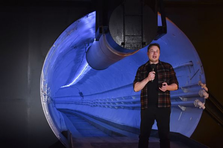 Elon Musk Crew Dragon 