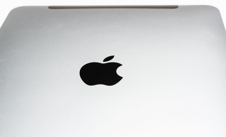 GettyImages-APPLE LOGO Mar 26