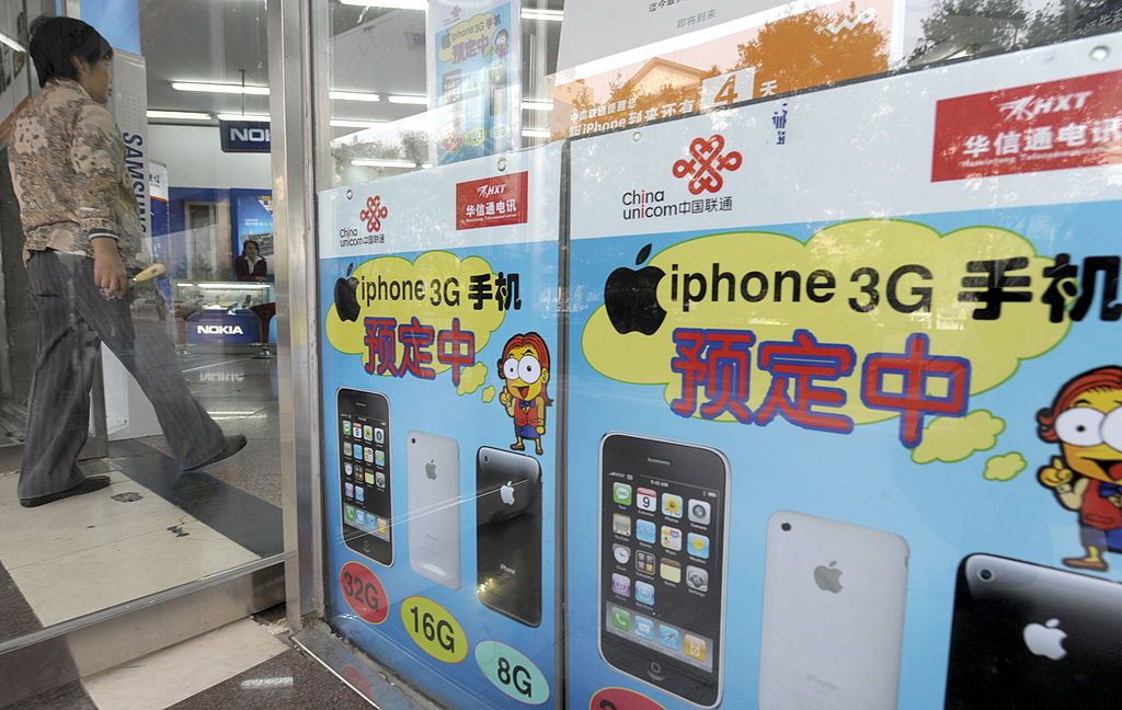 Fake IPhone Scam: Chinese Students Scheme Apple Out Of $900,000 Using ...