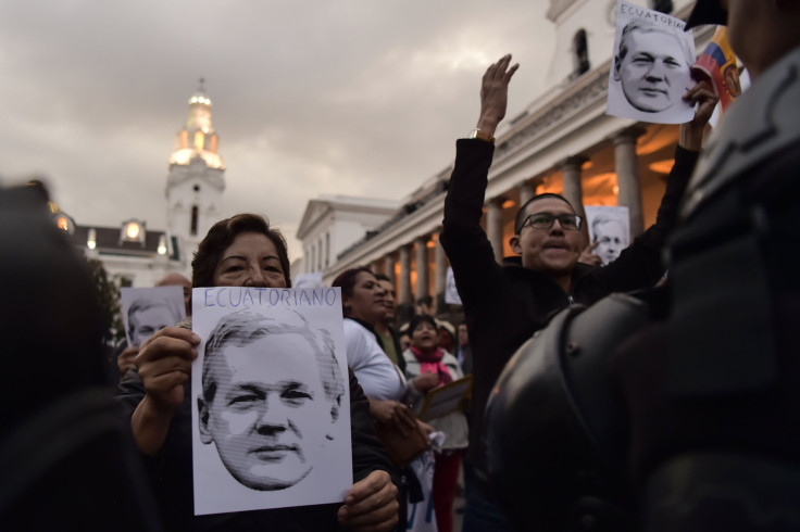 GettyImages-Assange arrest