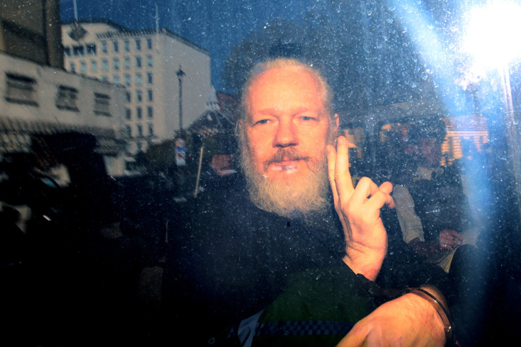 GettyImages-Julian Assange in London