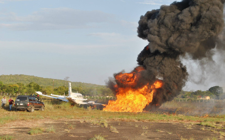 GettyImages-Plane on fire