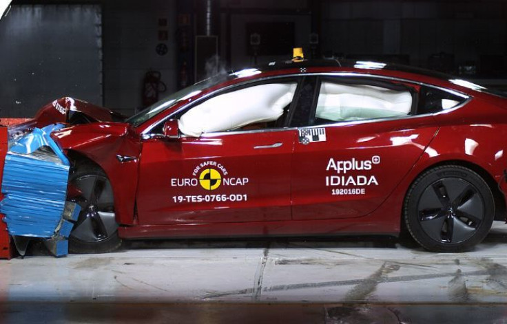 Frontal collision test of a Tesla Model 3 by ANCAP