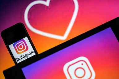 US social network Instagram is encouraging users to report dubious posts for review by fact-checkers