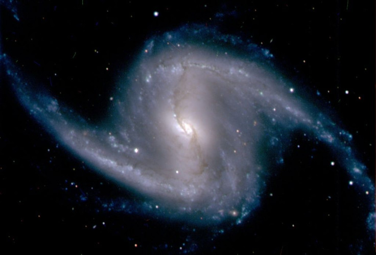 Spiral galaxy NGC 1365 observed from Chile in 2012 -- a new method gauges how to measure the universe's accelerating growth