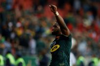 Siya Kolisi South Africa's black captain lifting the Rugby World Cup trophy would be a hugely symbolic moment former Boks assistant coach Alan Solomons told AFP