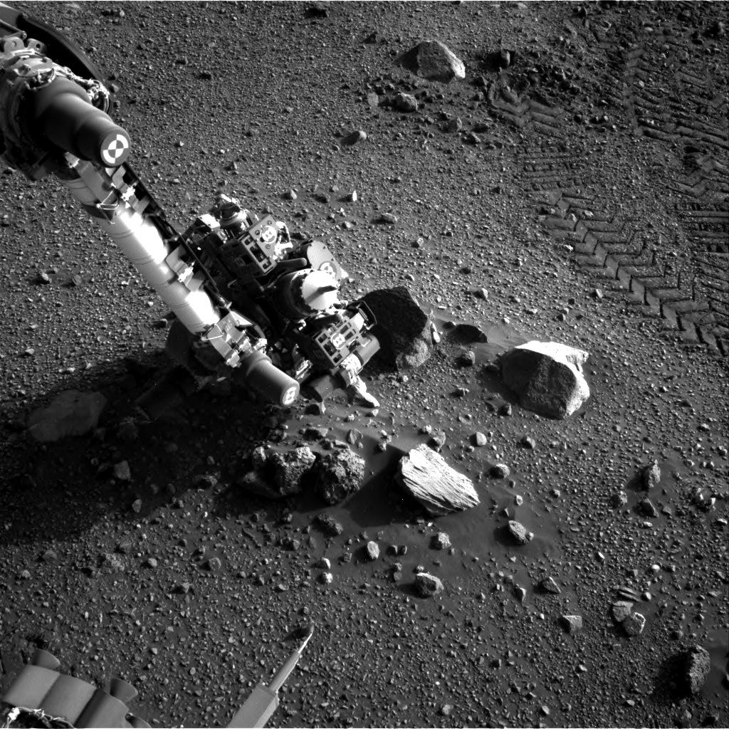 NASA Photo Shows Curiosity Rover Examining Alien Face On Mars IBTimes