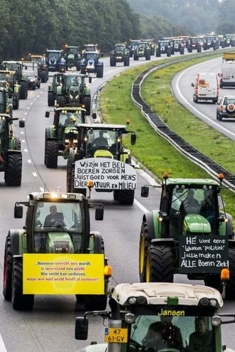 The farmers were protesting after a recent report ordered by the government recommended a drastic cut in cattle, particularly dairy cows, to cut emissions