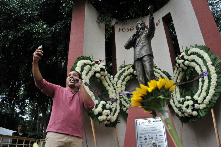 The "Prince of Song" -- a superstar crooner whose larger-than-life status rivaled the likes of Elvis and Frank Sinatra in Latin America -- died Saturday at age 71 outside Miami, according to the Mexican government