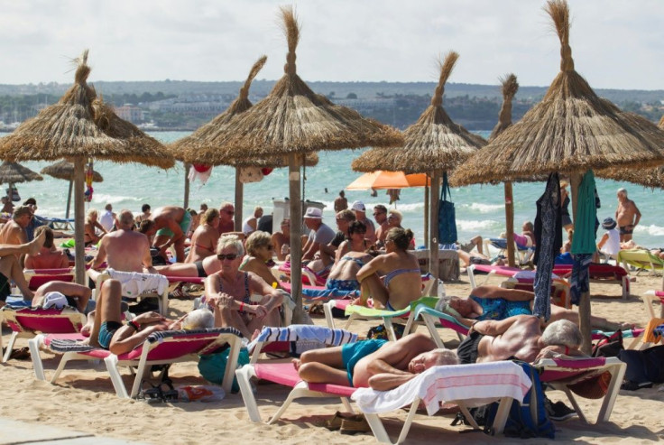 Hundreds of thousands of tourists booked for Spain 'are not coming because of the bankruptcy'