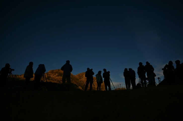 These days, the bears in Somiedo natural park have proved to be a draw for tourists, with enthusiasts emerging before dawn in the hope of spotting them
