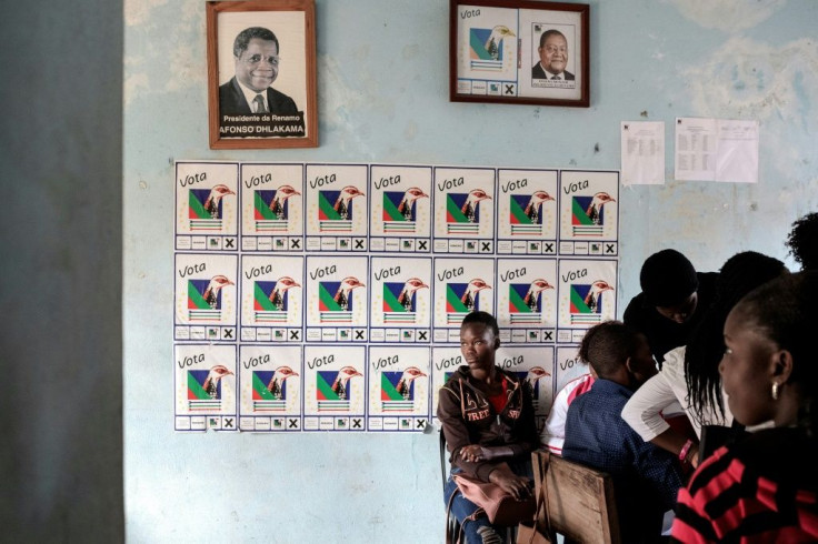 An armed breakaway faction of Renamo has splintered off, rejecting the treaty and threatening to attack campaign events