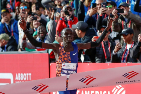 Kenya's Lawrence Cherono wins the men's 2019 Chicago Marathon