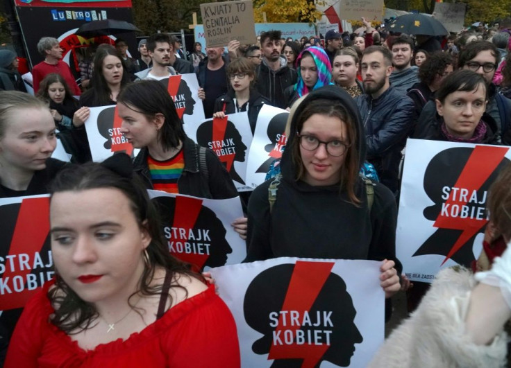 Protesters in front of the Polish parliament